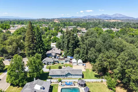View/Area - 2470 Sacramento Dr, Redding, CA 96001 photo 6 of 8