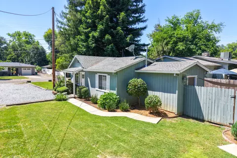 Exterior - 2470 Sacramento Dr, Redding, CA 96001 photo 26 of 28