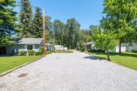 2470 Sacramento Dr, Redding, CA 96001