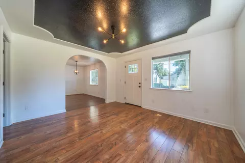 Living - 2470 Sacramento Dr, Redding, CA 96001 photo 3 of 7