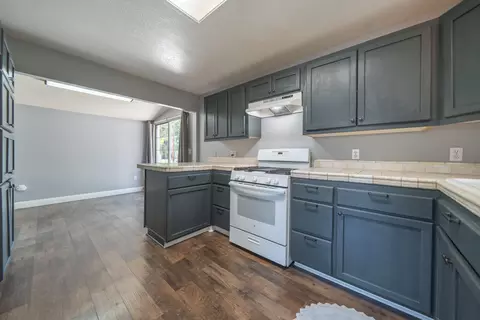 Kitchen - 2470 Sacramento Dr, Redding, CA 96001 photo 4 of 4