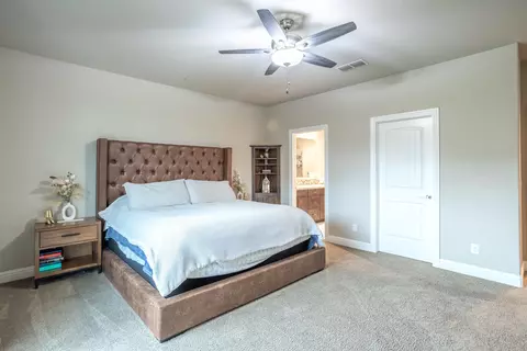 Bedroom - 2889 Ukonom Dr, Redding, CA 96002 photo 2 of 3