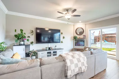 Living - 2889 Ukonom Dr, Redding, CA 96002 photo 1 of 1