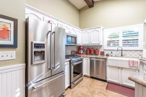 Kitchen - 4746 Tralee Ln, Redding, CA 96001 photo 3 of 3