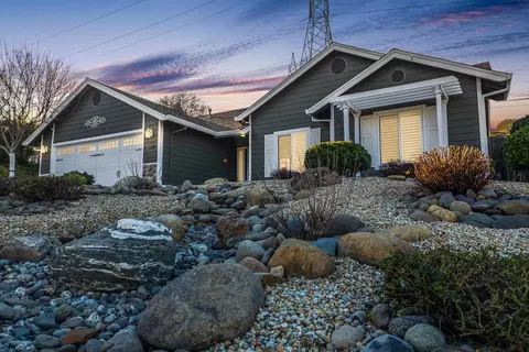 Exterior - 4746 Tralee Ln, Redding, CA 96001 photo 3 of 17