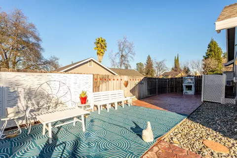 Exterior - 4746 Tralee Ln, Redding, CA 96001 photo 12 of 17
