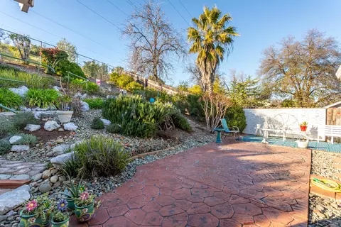 Exterior - 4746 Tralee Ln, Redding, CA 96001 photo 5 of 17