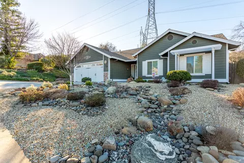 Exterior - 4746 Tralee Ln, Redding, CA 96001 photo 15 of 17