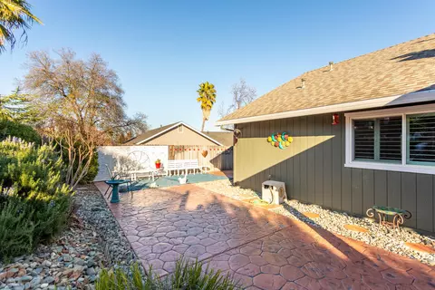 Exterior - 4746 Tralee Ln, Redding, CA 96001 photo 8 of 17