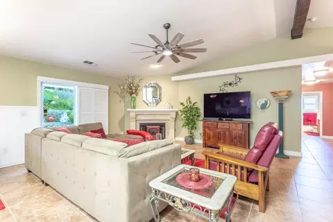 Living - 4746 Tralee Ln, Redding, CA 96001 photo 2 of 2
