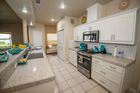 Kitchen - 767 Doral Trl, Redding, CA 96003 photo 1 of 3