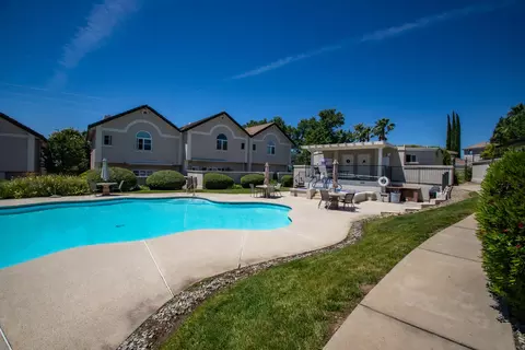 Exterior - 767 Doral Trl, Redding, CA 96003 photo 2 of 7