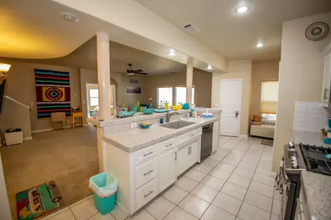 Kitchen - 767 Doral Trl, Redding, CA 96003 photo 2 of 3