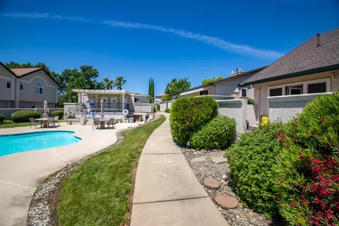 Exterior - 767 Doral Trl, Redding, CA 96003 photo 4 of 7