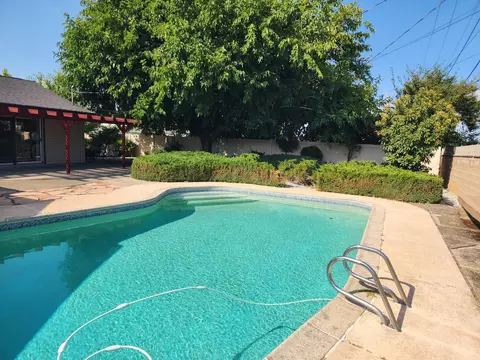 Exterior - 4125 Oro St, Redding, CA 96001 photo 7 of 14
