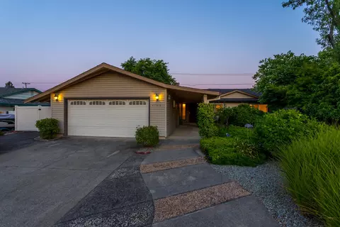 4125 Oro St, Redding, CA 96001