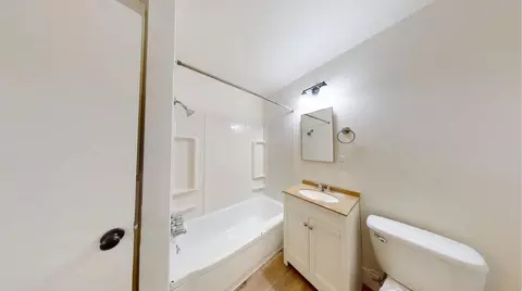 Bath - 1701 Manter Dr, Anderson, CA 96007 photo 4 of 4