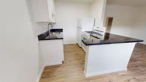 Kitchen - 1701 Manter Dr, Anderson, CA 96007 photo 2 of 5