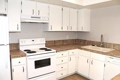 Kitchen - 1975 Bechelli Ln, Redding, CA 96002 photo 2 of 4