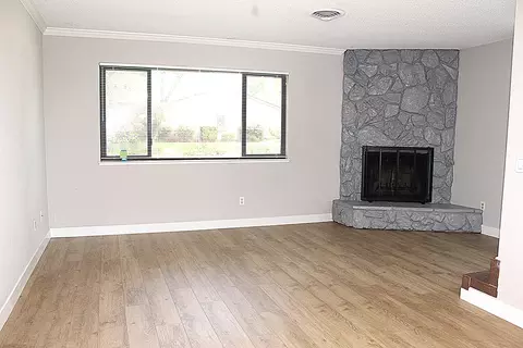 Living - 1975 Bechelli Ln, Redding, CA 96002 photo 2 of 3