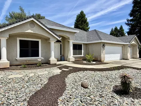 Exterior - 2704 Western Oak Dr, Redding, CA 96002 photo 1 of 13