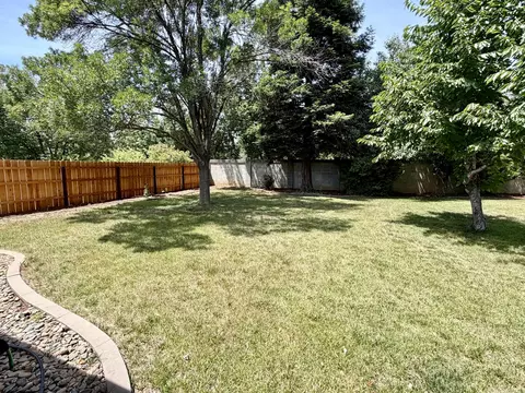 Exterior - 2704 Western Oak Dr, Redding, CA 96002 photo 4 of 13
