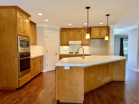 Kitchen - 2704 Western Oak Dr, Redding, CA 96002 photo 1 of 3