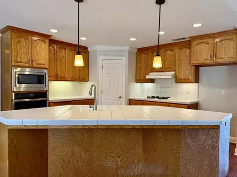 Kitchen - 2704 Western Oak Dr, Redding, CA 96002 photo 3 of 3