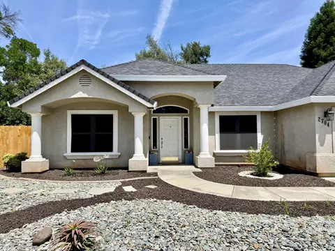 Exterior - 2704 Western Oak Dr, Redding, CA 96002 photo 12 of 13
