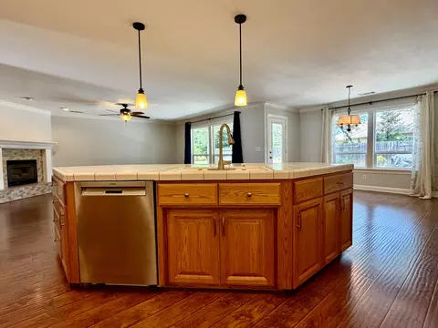 Kitchen - 2704 Western Oak Dr, Redding, CA 96002 photo 2 of 3