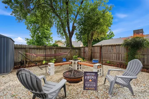 Exterior - 6834 Irving Rd, Redding, CA 96001 photo 6 of 11