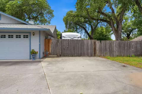 Exterior - 6834 Irving Rd, Redding, CA 96001 photo 10 of 11