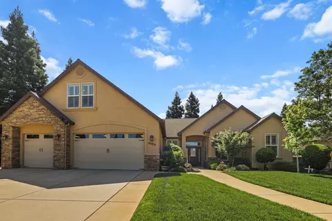 4690 Big Horn Dr, Redding, CA 96002