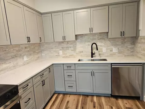Kitchen - 1615 Oak St, Redding, CA 96001 photo 3 of 8