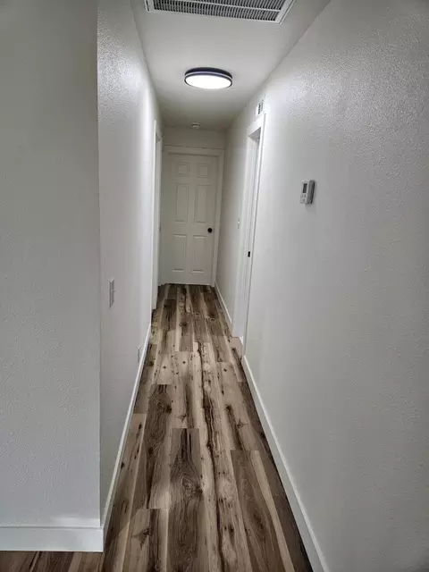 Entry Way - 1615 Oak St, Redding, CA 96001 photo 4 of 4