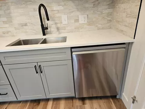 Kitchen - 1615 Oak St, Redding, CA 96001 photo 1 of 8
