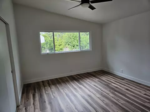 Bedroom - 1615 Oak St, Redding, CA 96001 photo 5 of 6