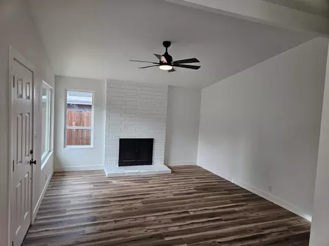 Living - 1615 Oak St, Redding, CA 96001 photo 1 of 1