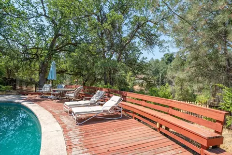 Exterior - 8846 Goldstone Ln, Redding, CA 96001 photo 11 of 17