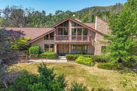Exterior - 8846 Goldstone Ln, Redding, CA 96001 photo 15 of 17