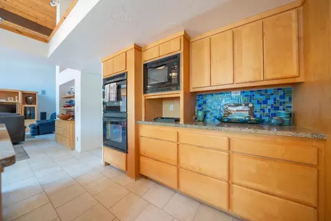 Kitchen - 8846 Goldstone Ln, Redding, CA 96001 photo 5 of 5