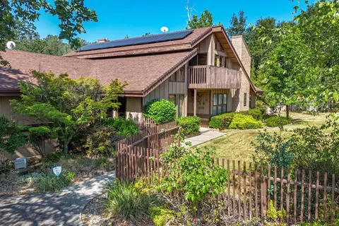 Exterior - 8846 Goldstone Ln, Redding, CA 96001 photo 13 of 17