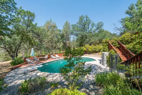 Exterior - 8846 Goldstone Ln, Redding, CA 96001 photo 12 of 17