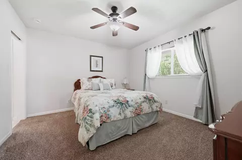 Bedroom - 924 Oak St, Mccloud, CA 96057 photo 2 of 3