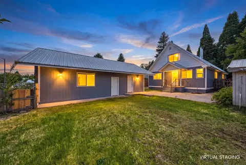 Exterior - 924 Oak St, Mccloud, CA 96057 photo 4 of 6