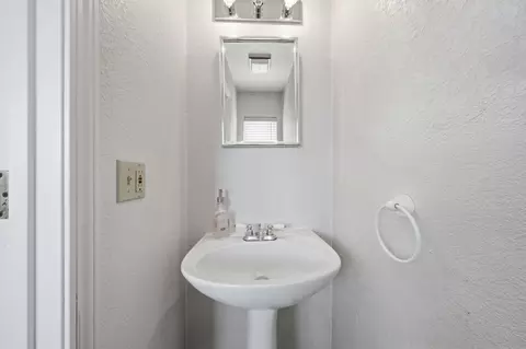 Bath - 924 Oak St, Mccloud, CA 96057 photo 2 of 2