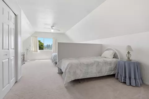 Bedroom - 924 Oak St, Mccloud, CA 96057 photo 3 of 3