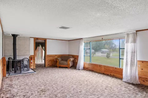 Living - 21941 Reading Dr, Anderson, CA 96007 photo 1 of 4