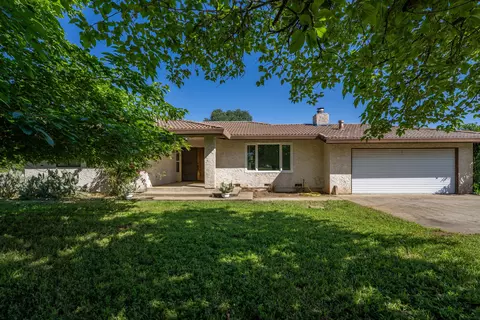 13220 Aztec Ln, Red Bluff, CA 96080