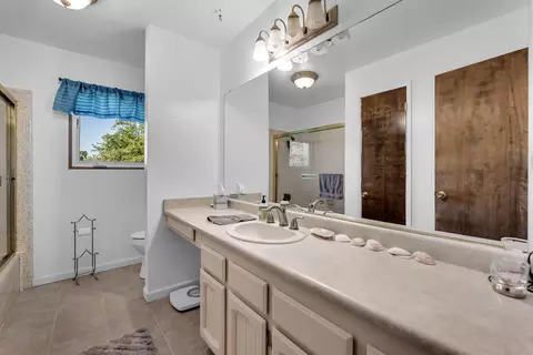 Bath - 13220 Aztec Ln, Red Bluff, CA 96080 photo 1 of 4